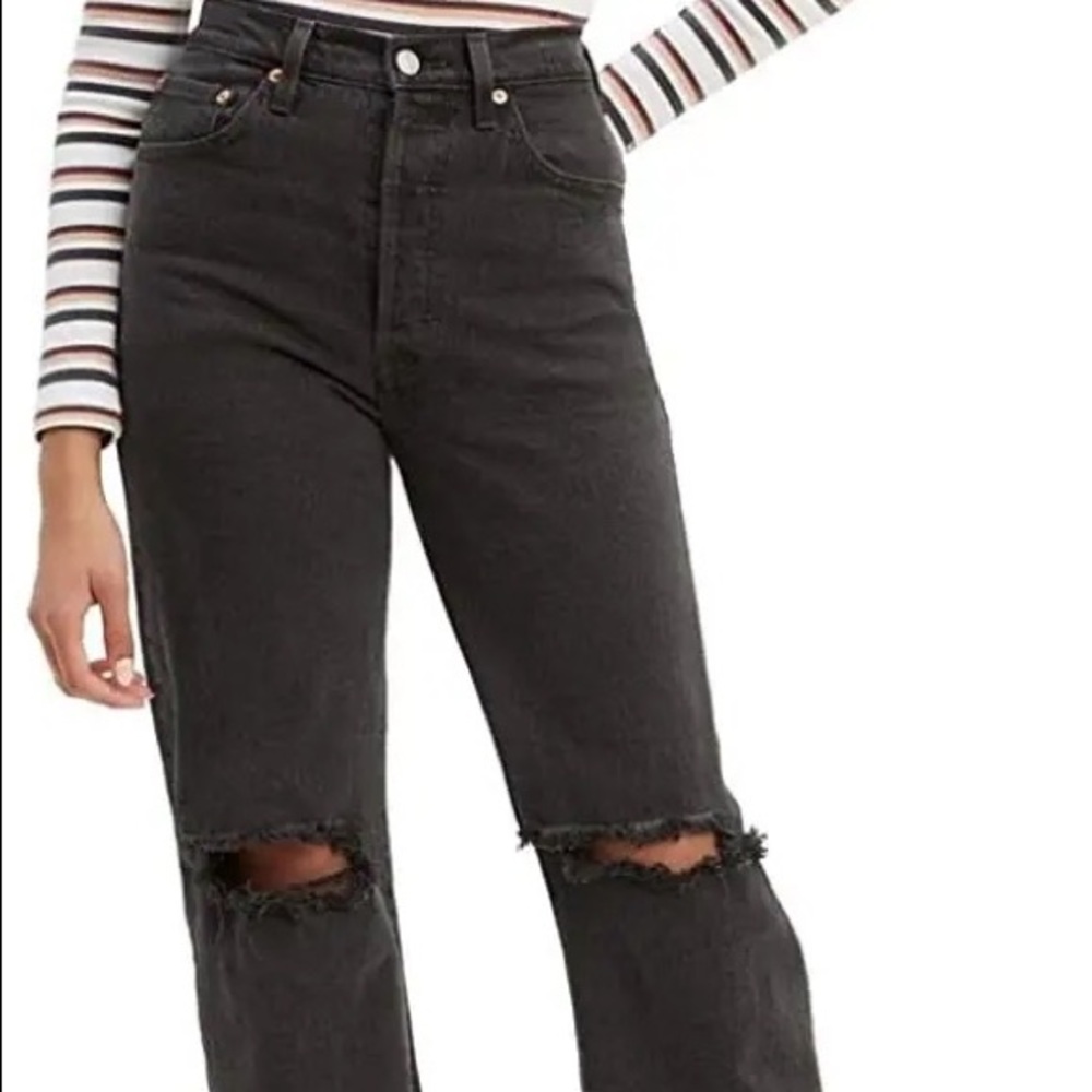 Levi’s Ribcage Jean — dark grey & raw hem